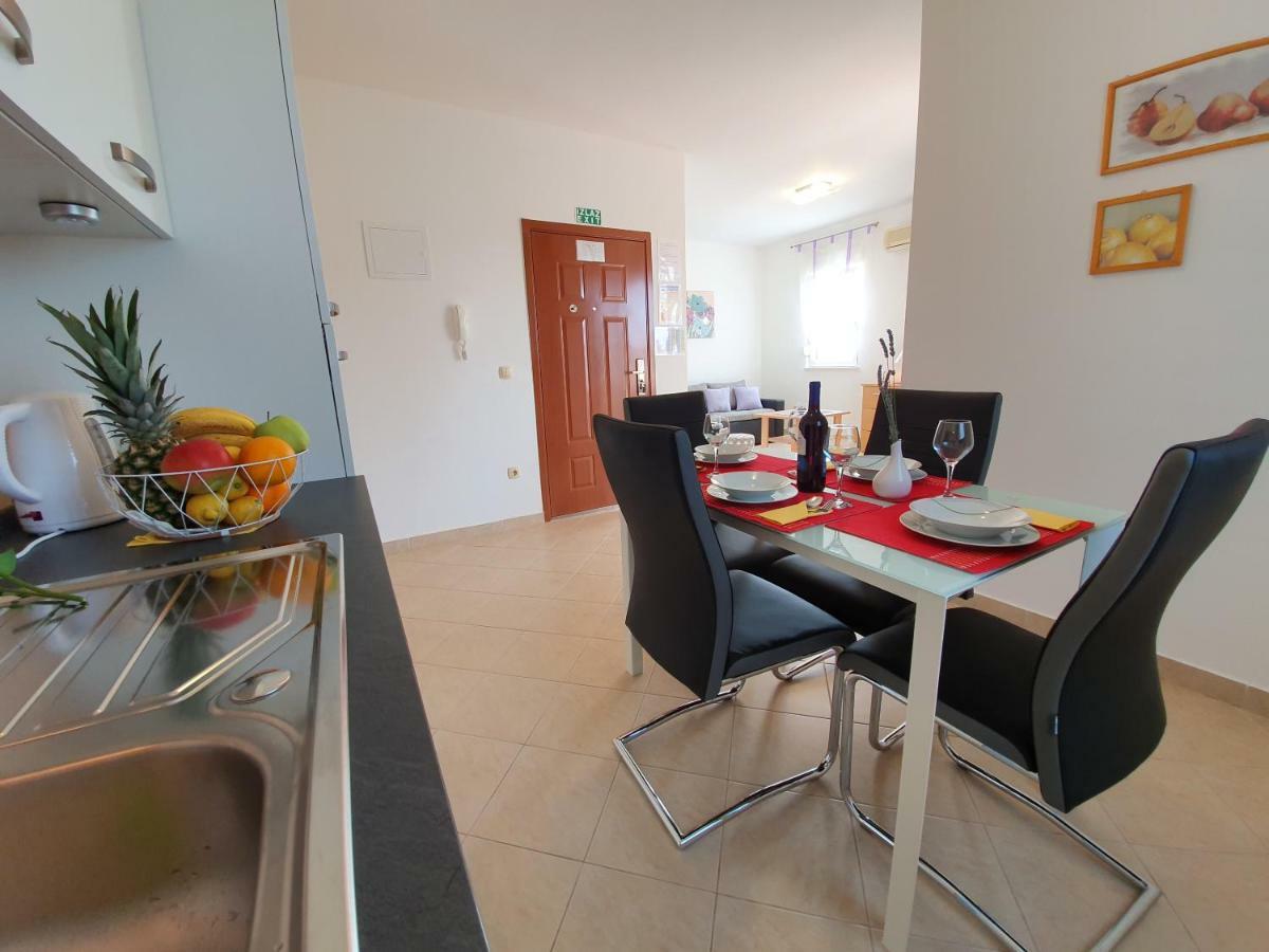 Apartment Tihana Трогір Екстер'єр фото