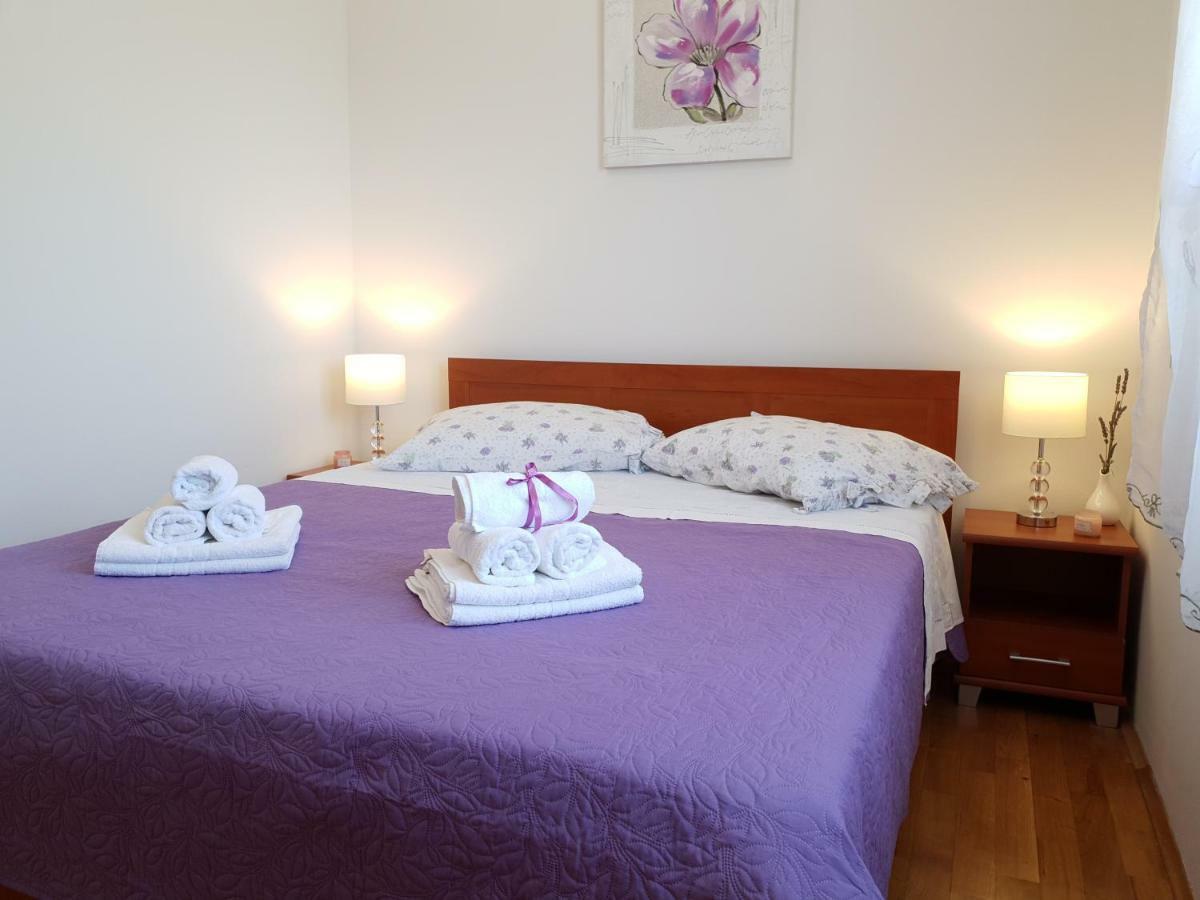 Apartment Tihana Трогір Екстер'єр фото