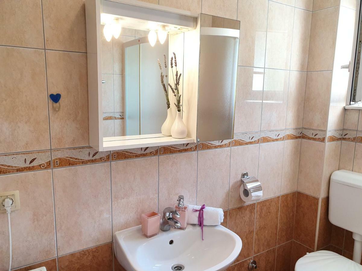 Apartment Tihana Трогір Екстер'єр фото